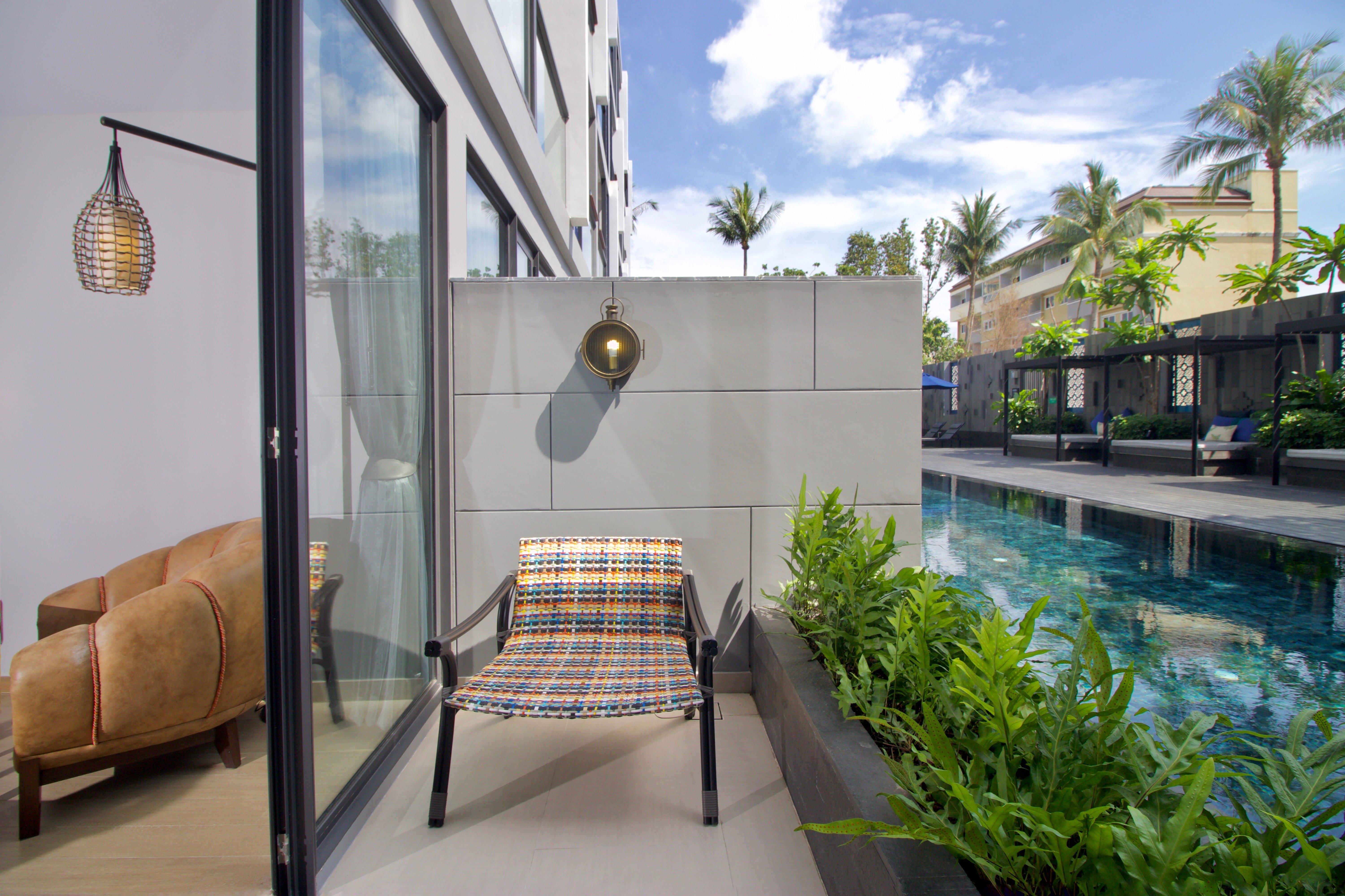 Hotel Indigo Phuket Patong By Ihg Exterior foto The swimming pool at the hotel