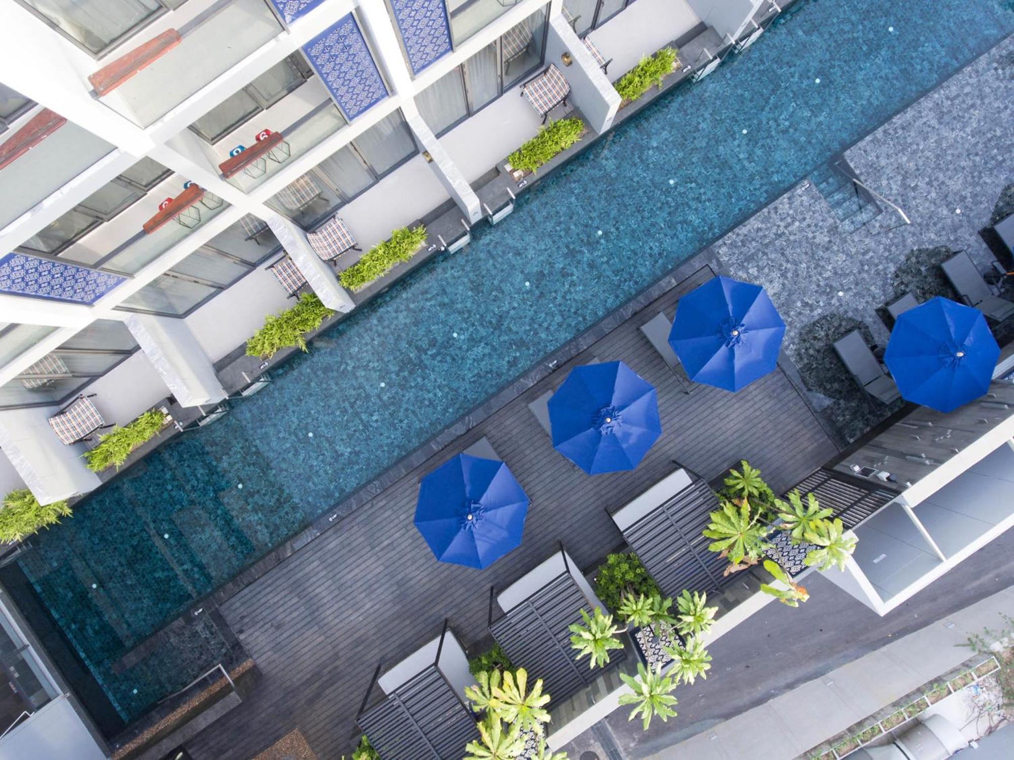 Hotel Indigo Phuket Patong By Ihg Exterior foto The swimming pool at the hotel